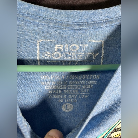 Riot Society elephant tee shirt size mens L - Picture 3 of 3